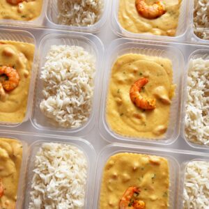 24H NO VALOR DO KIT 🤩🎉Strogonoff de camarão (220g), arroz branco (130g) – prato sem glúten