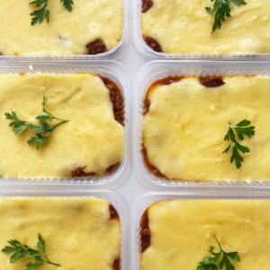 Escondidinho de carne de panela (150g), pirão de aipim (200g) – prato sem glúten