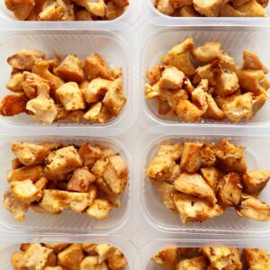 Porção: filé de frango assado (100g)