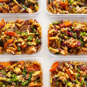 Macarrão chinês com frango – prato sem glúten/lactose (350g)