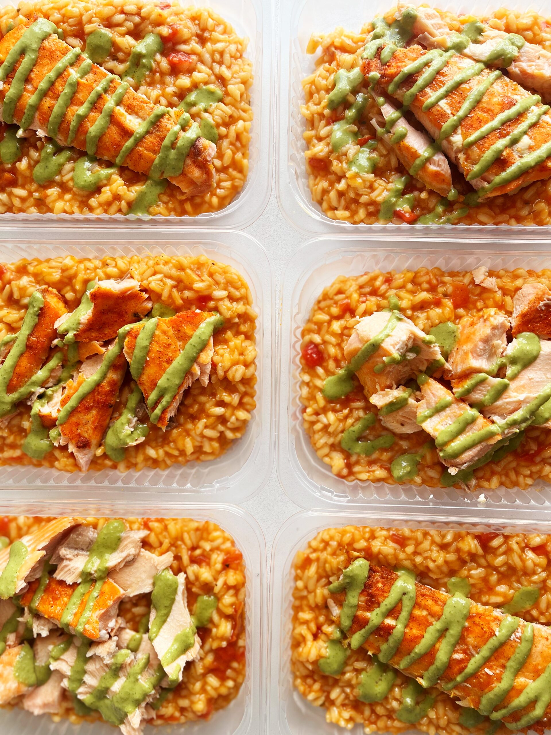 Salmão ao pesto (100g), risoto três tomates (250g) - prato sem glúten