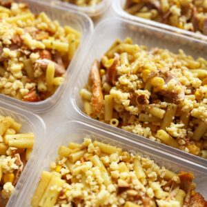 Pasta, pollo & provolone: massa sem glúten, lascas de frango, milho e provolone – 330g