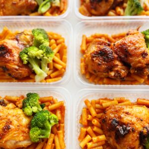 Mini rigatoni (170g), frango de padaria (mín. 130g), brócolis – prato sem glúten/lactose (350g )