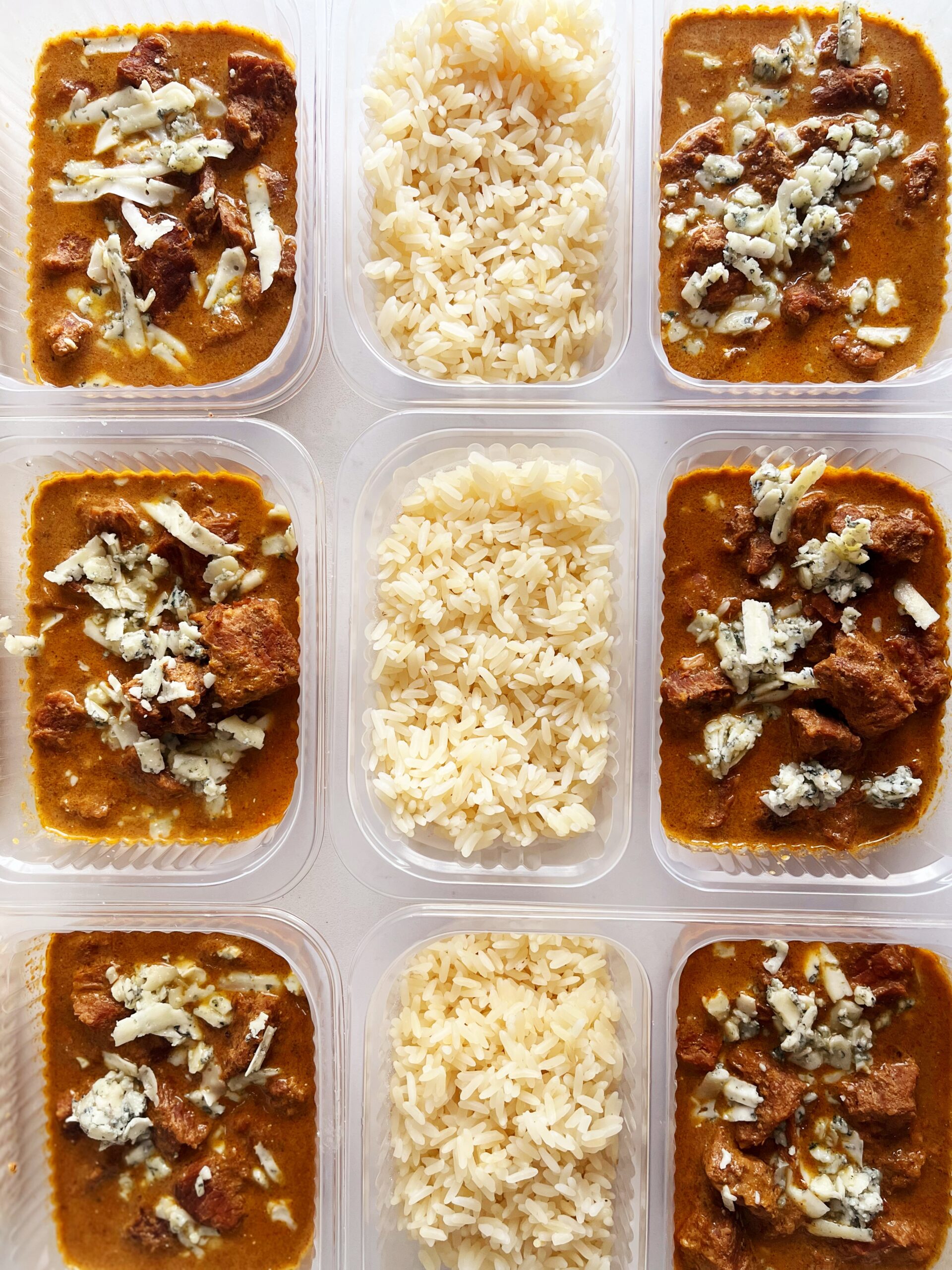 Carne de panela cremosa ao gorgonzola (200g), arroz branco (130g) - prato sem glúten