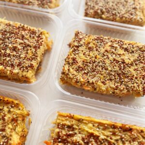 Torta SUPER PROTEICA de frango, cenoura, aveia, ovos, quinoa branca, quinoa vermelha – prato sem glúten/lactose (350g)