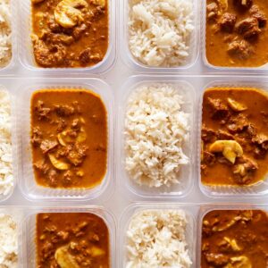 Strogonoff de carne com champignon (200g) e arroz (150g) – prato sem glúten