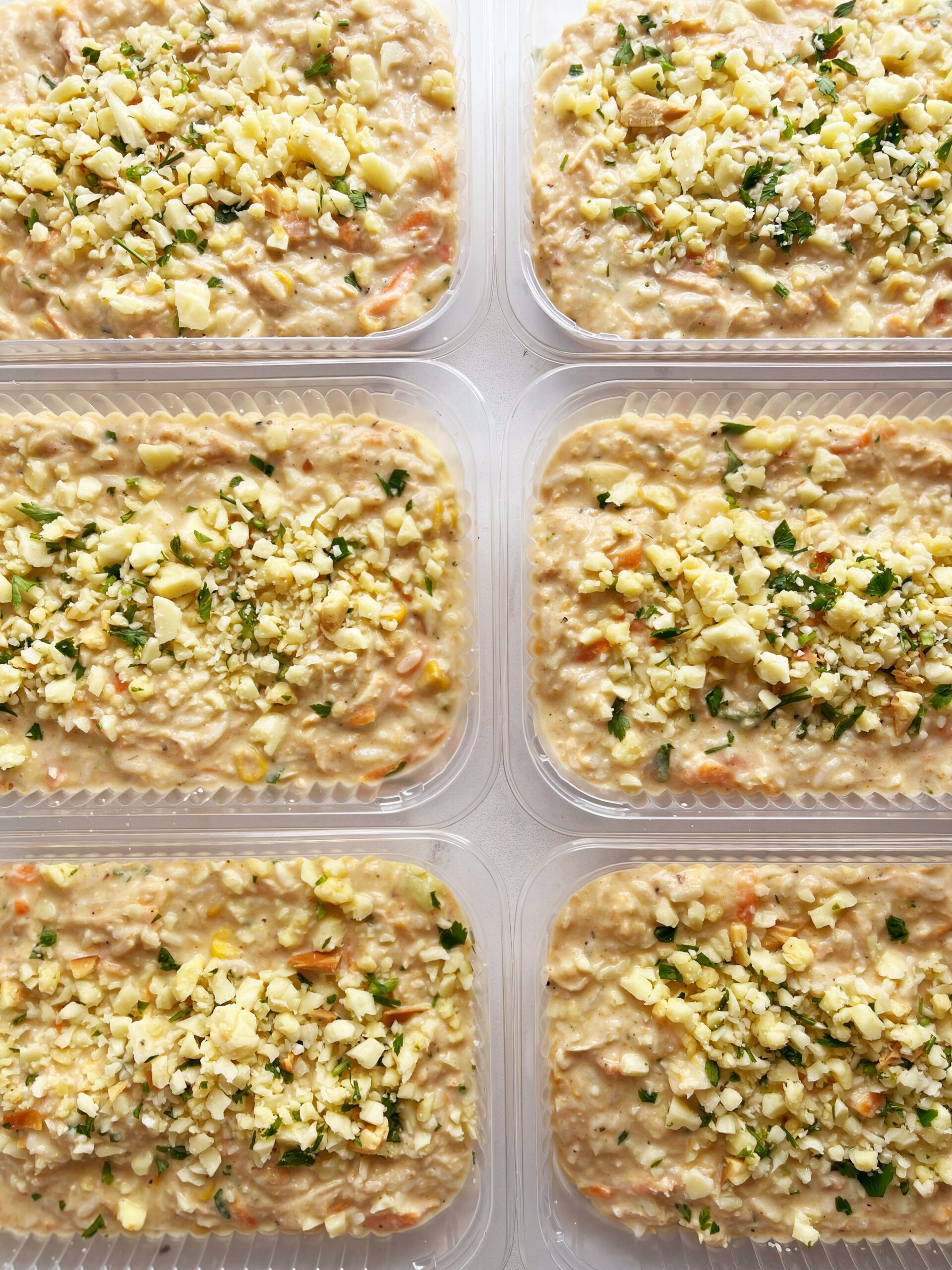 Arroz cremoso de forno com frango, palmito, cenoura, milho, mussarela e provolone - prato sem glúten (350g)