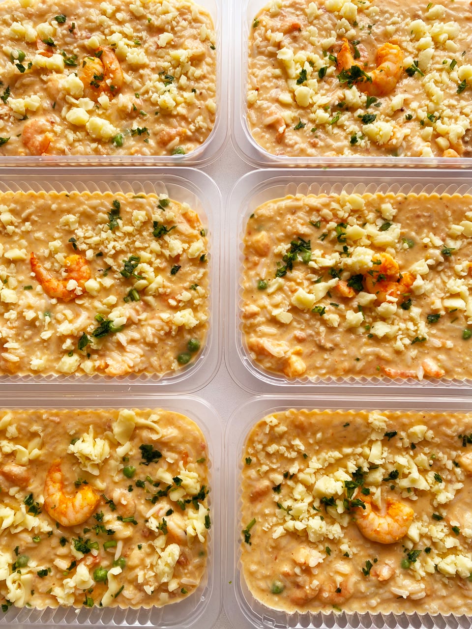 APENAS 24H NO VALOR DO KIT đ€©đđŸ CamarĂŁo Imperial: arroz cremoso, camarĂŁo, ervilha, bacon e mussarela - prato sem glĂșten (350g)