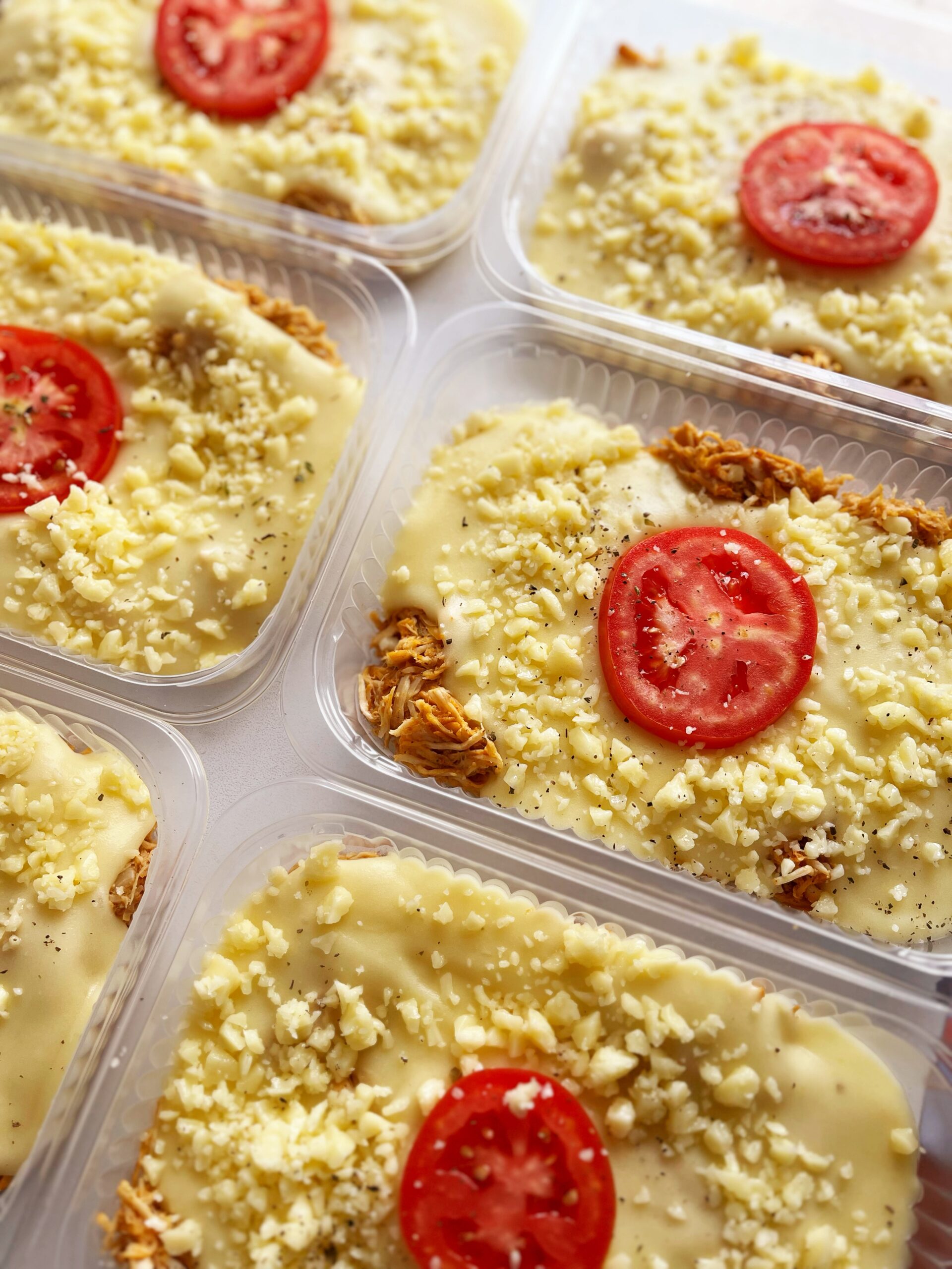 Escondidinho italiano de frango (120g), purê de batata do reino, tomate fresco e mussarela (230g) - prato sem glúten