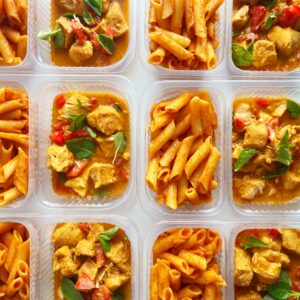 Frango italiano com tomate e manjericão frescos (170g), macarrão (170g) – prato sem glúten/lactose