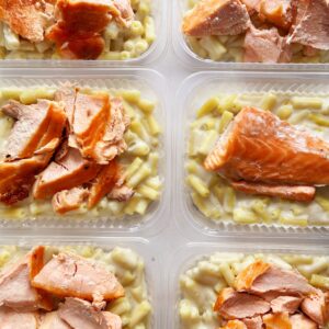 APENAS 24H NO VALOR DO KIT 🗣️🎉Salmão ao forno (90g), mini rigatoni ao molho cremoso de limão siciliano (260g) – prato sem glúten