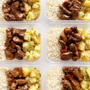 😱 APENAS 24H NO VALOR DO KIT ⚠️ Filé mignon ao molho madeira com bacon (120g), batata sauté (110g), arroz (100g) – prato sem glúten/lactose