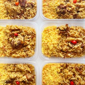 Arroz de CUPIM 😱 (290g), farofa com cenoura (60g) – prato sem glúten