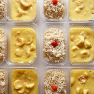 VALOR DO KIT NO FERIADO🤩🎉Camarões ao creme de aipim com Catupiry®️ (220g), arroz (130g) – prato sem glúten