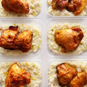 Sobrecoxa assada (mín. 130g), risoto de alho poró (220g) – prato sem glúten