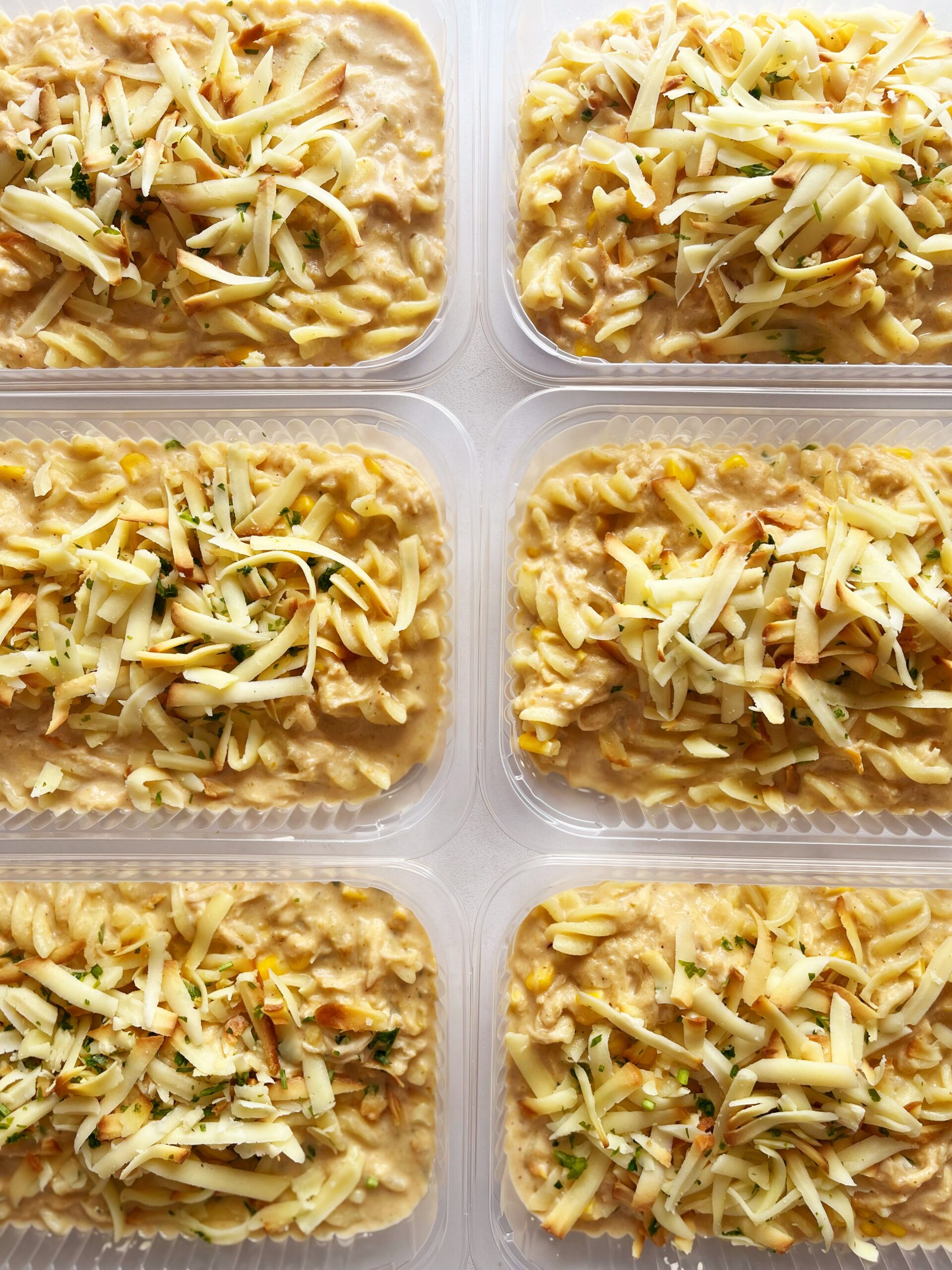 Pasta Sole: massa sem glúten, molho cremoso de frango com milho, provolone - 350g