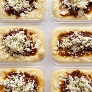 Aparecidinho de carne de panela com coalho (145g), purê de raízes (205g) – prato sem glúten