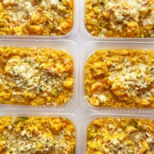 Risoto de camarão com alho poró aos três queijos (parmesão, provolone e mussarela) – prato sem glúten (350g)