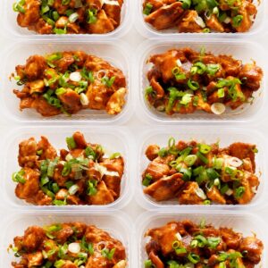 Porção de filé de frango ao molho teriyaki com cebolinha – 120g