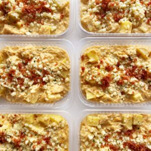 Batata Três Delícias (sem glúten): batata doce com frango cremoso, mussarela e bacon (350g)